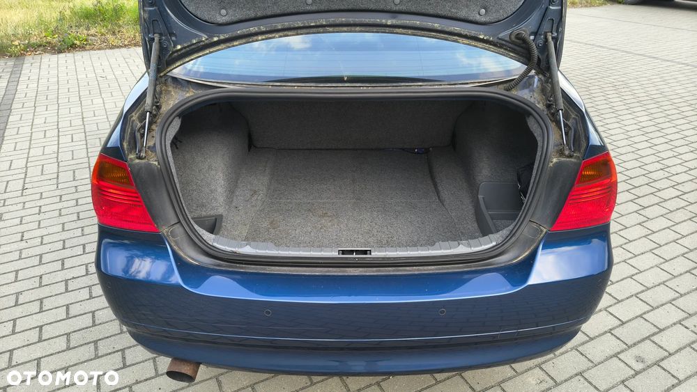 BMW Seria 3 318i - 13