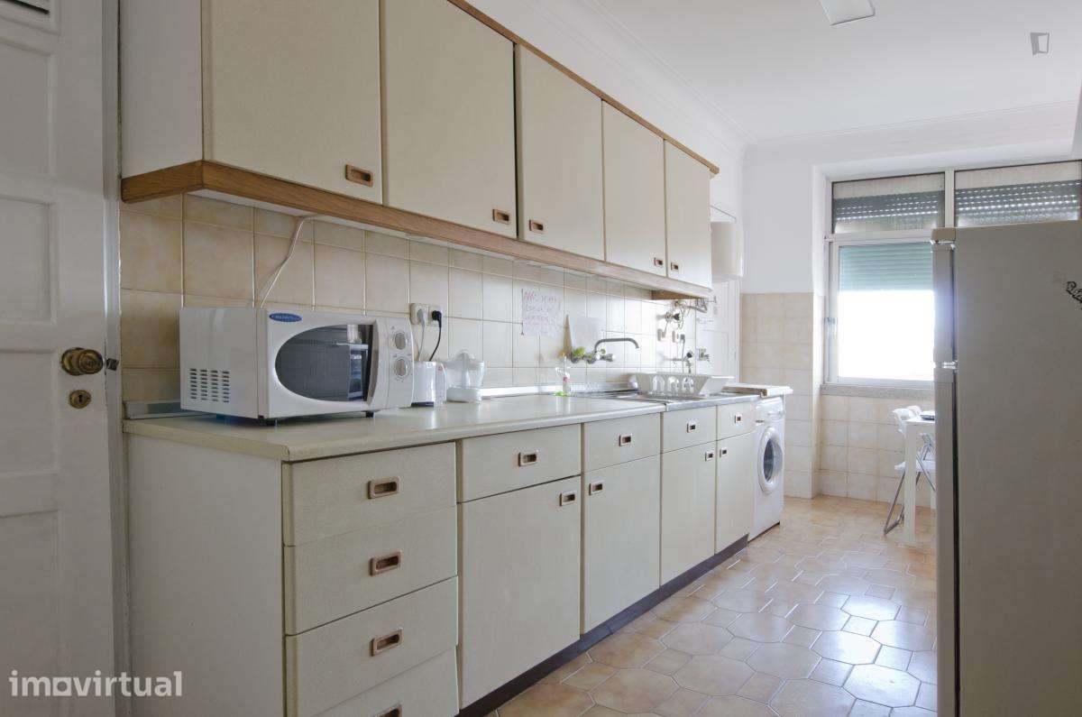 Quarto - localizado em Roma-Areeiro Lisbon - Grande imagem: 3/19