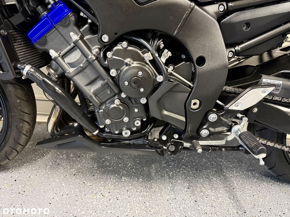 Yamaha FZ8 - 16