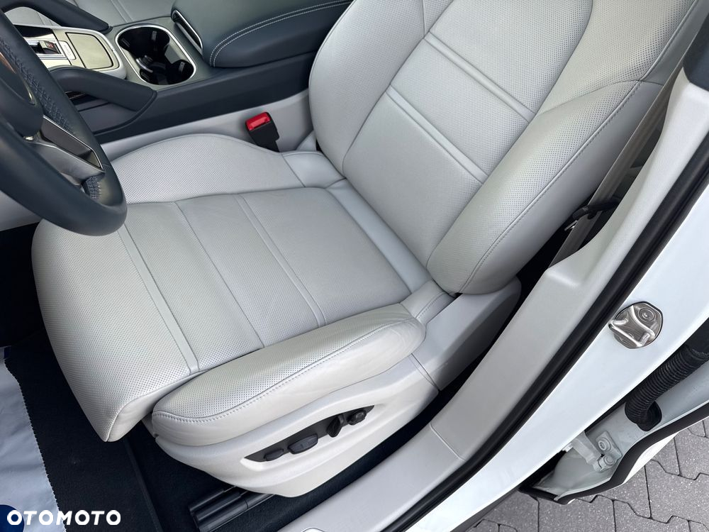Porsche Cayenne Platinum Edition - 24