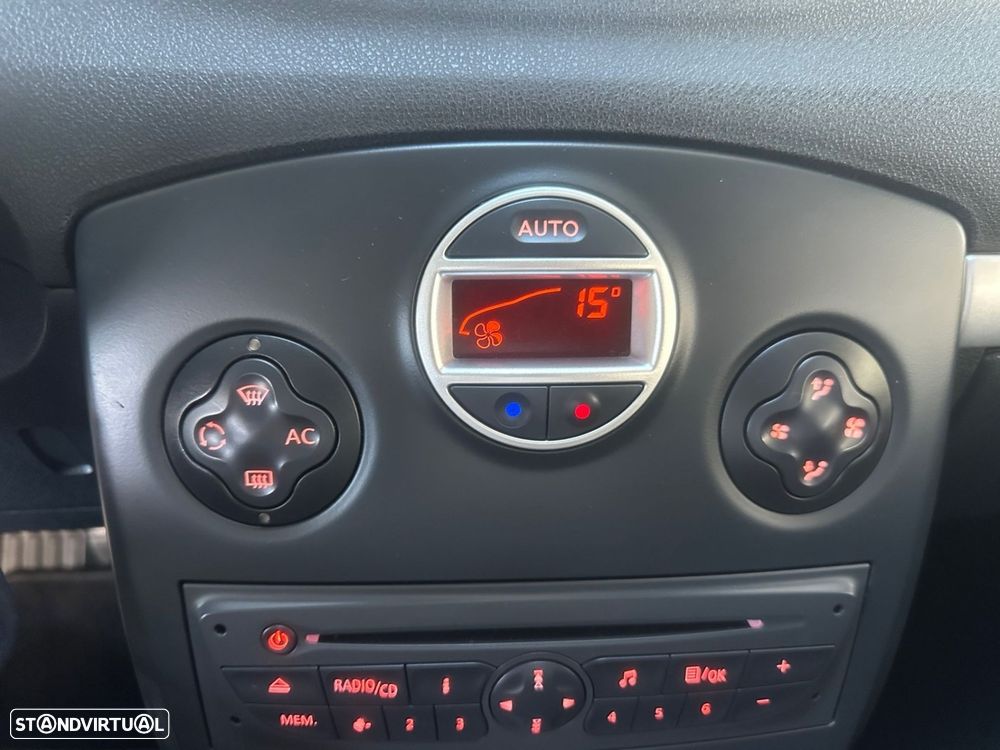 Renault Clio - 10