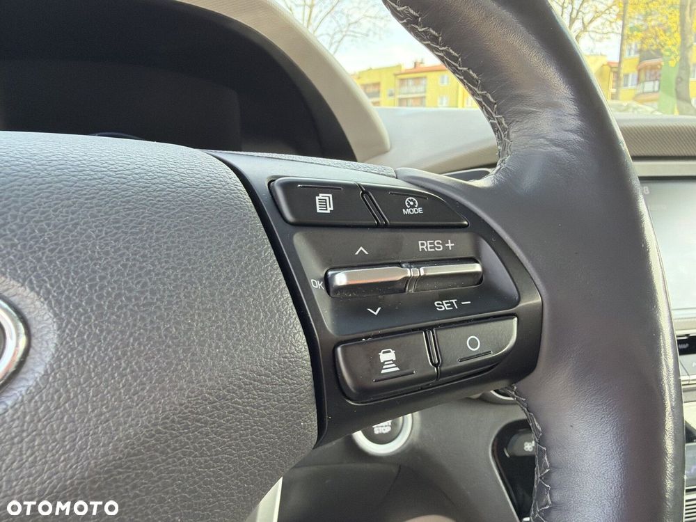 Hyundai IONIQ Hybrid Premium - 24