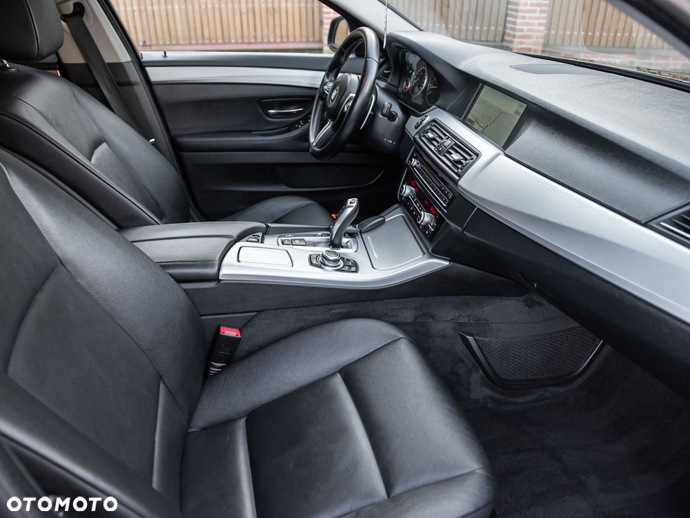 BMW Seria 5 520i - 17
