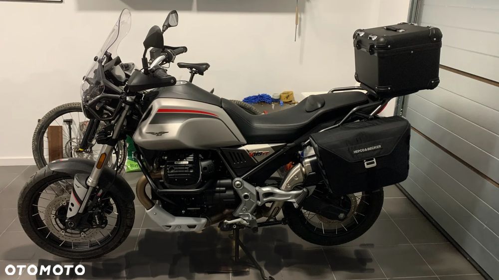 Moto Guzzi V85