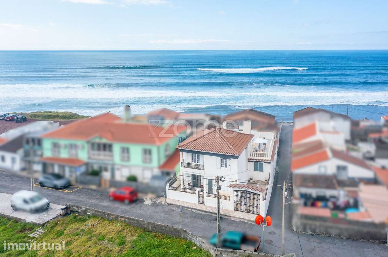 Moradia T3+1 com vista para a Praia do Monte Verde na Ribeira Grande - Grande imagem: 2/54