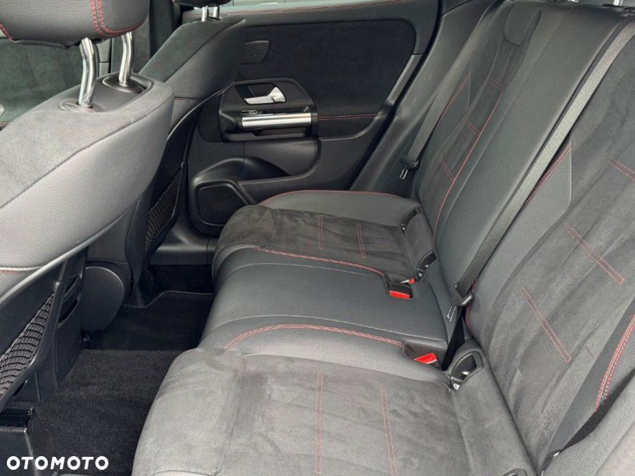 Mercedes-Benz GLA 200 d AMG Line - 15