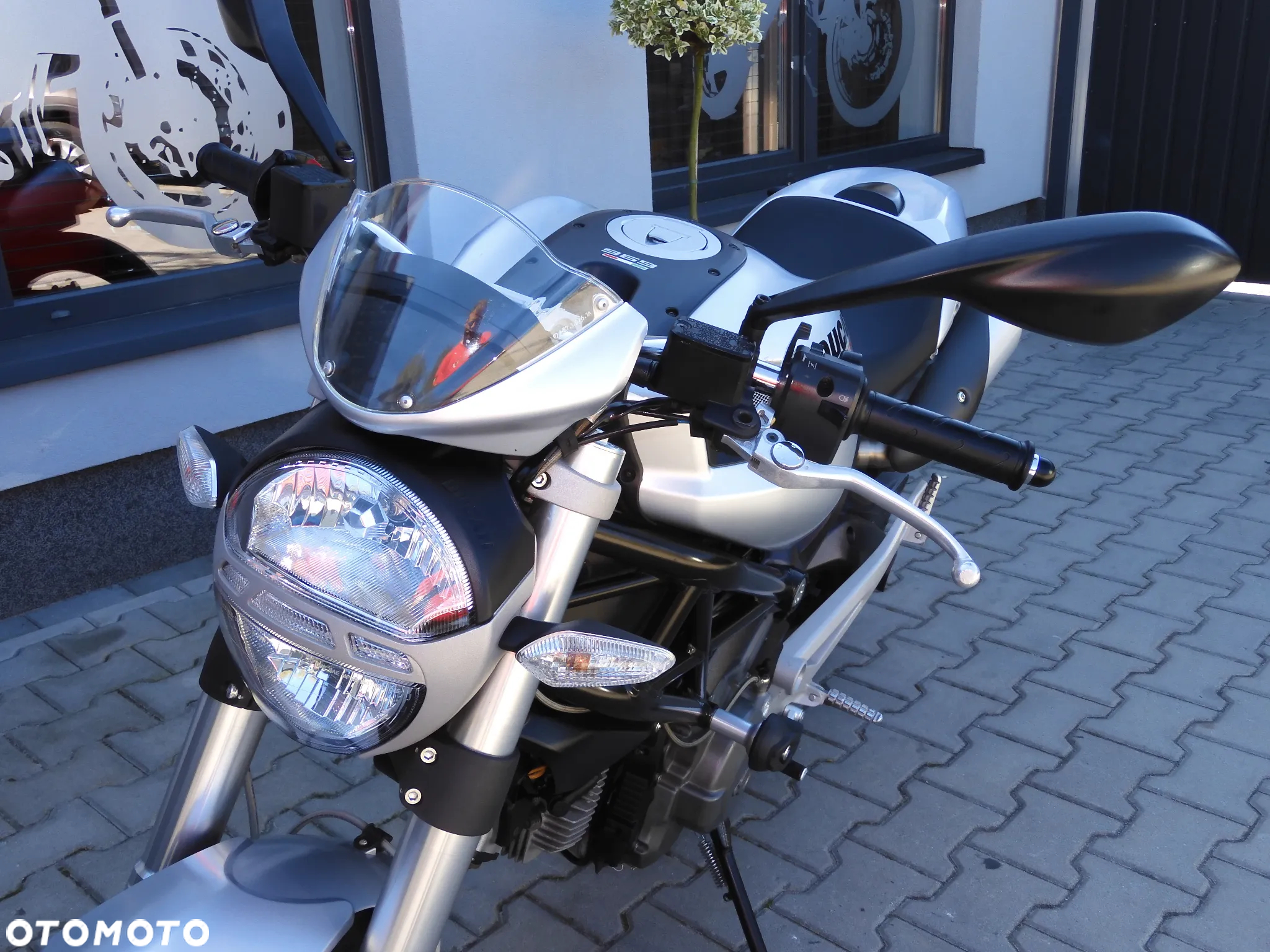 Ducati 696 - 18