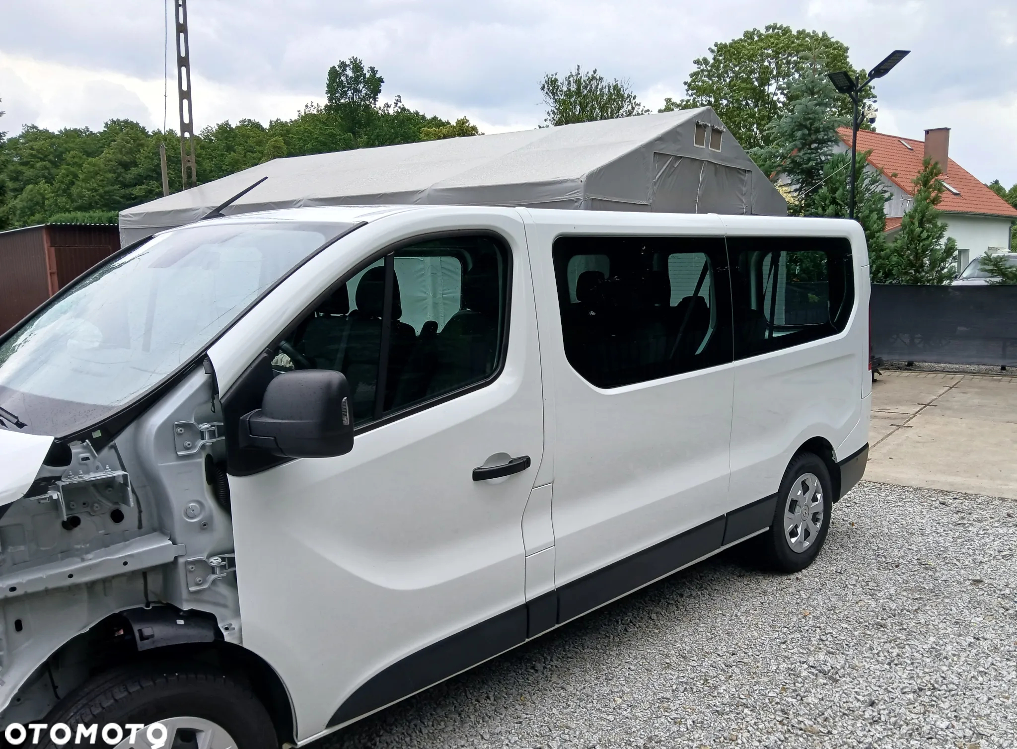 Renault Trafic SpaceClass 2.0 dCi - 12