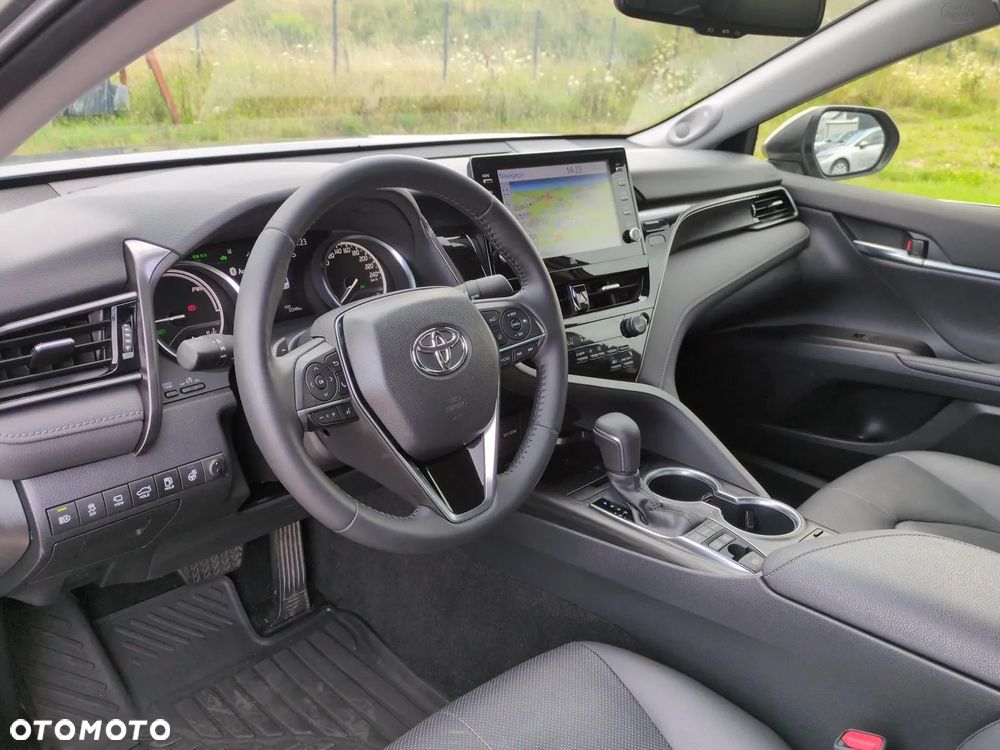 Toyota Camry 2.5 Hybrid Executive CVT - 9