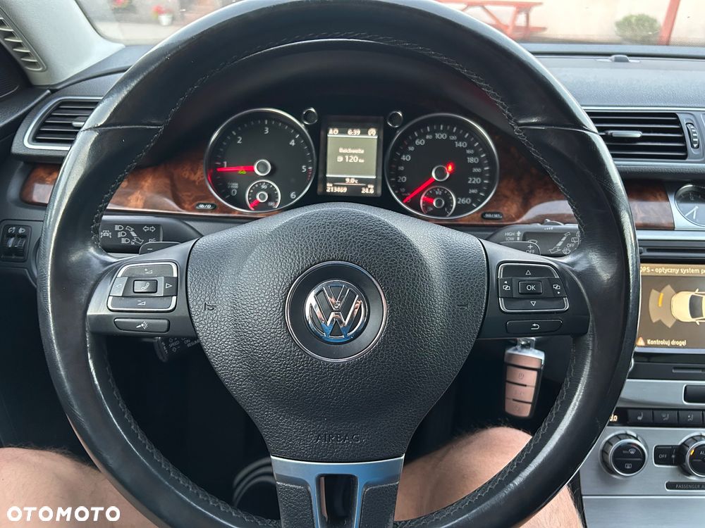 Volkswagen Passat 2.0 TDI DPF DSG Highline - 32