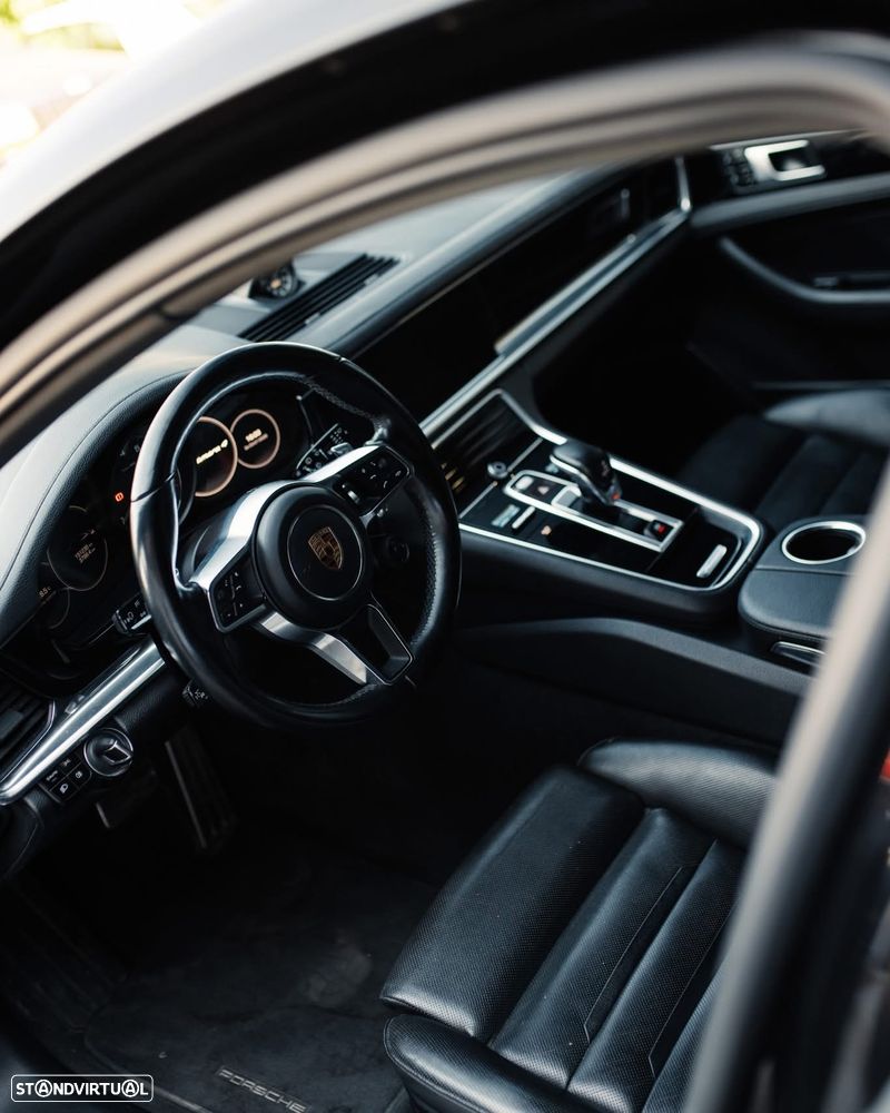 Porsche Panamera Sport Turismo 4 E-Hybrid - 21