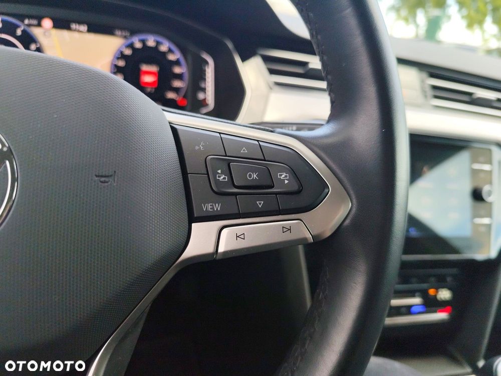 Volkswagen Passat - 22