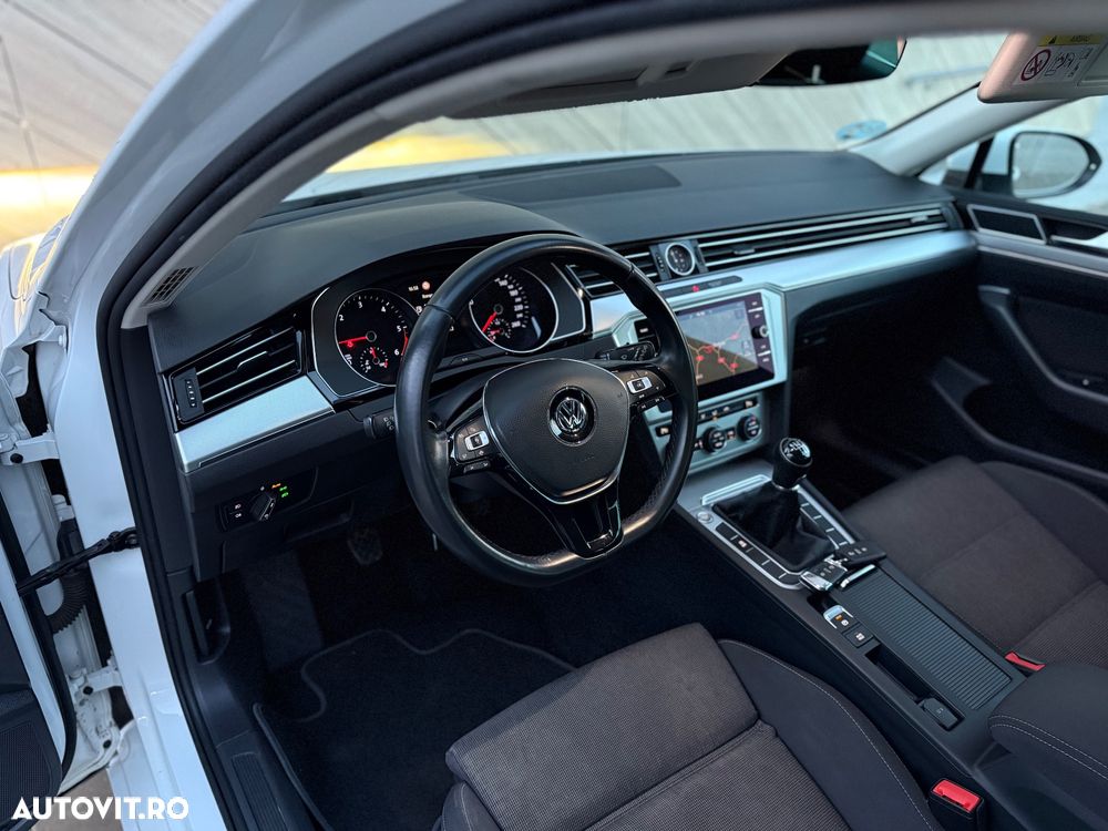 Volkswagen Passat 2.0 TDI (BlueMotion Technology) Comfortline - 12