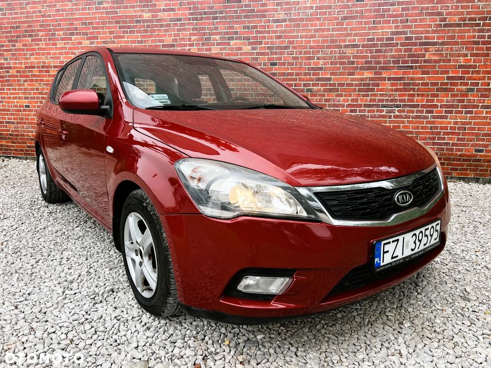 Kia Ceed - 4