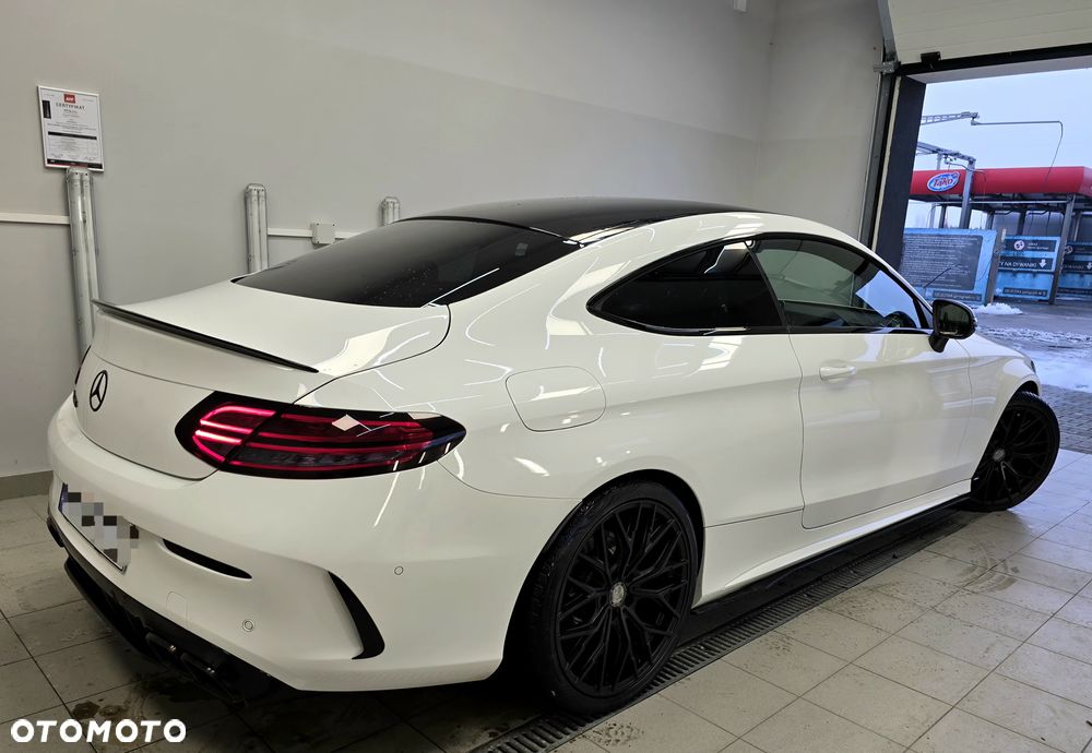 Mercedes-Benz Klasa C 220 d 4Matic 9G-TRONIC - 23