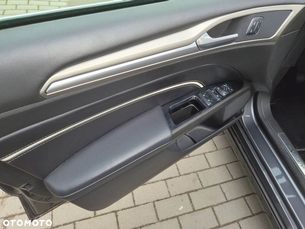 Ford Mondeo 2.0 TDCi STart-Stopp Vignale - 24