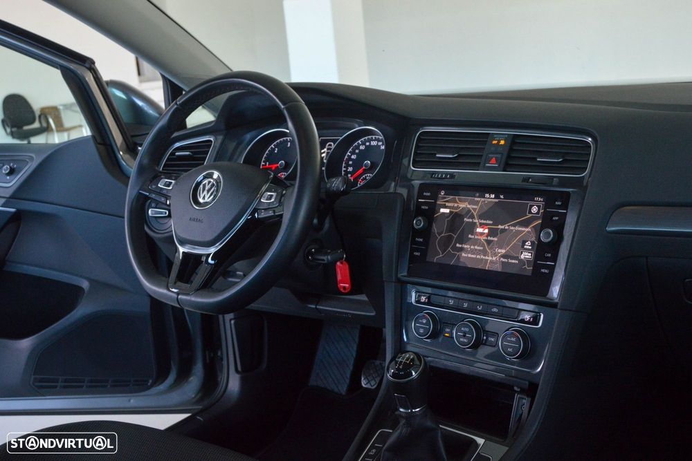 VW Golf 1.6 TDI Confortline - 27