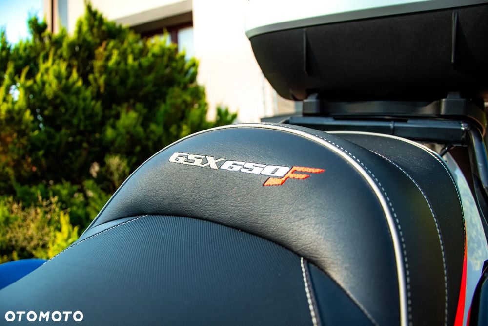 Suzuki GSX - 12