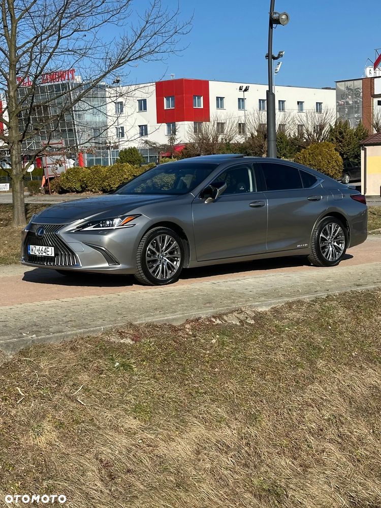 Lexus ES 300h Business Edition + - 4