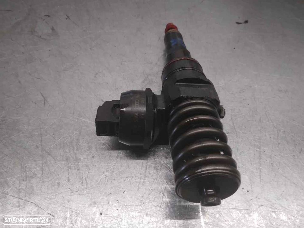 INJETOR VOLKSWAGEN GOLF IV 2002 -038130073AJ - 2