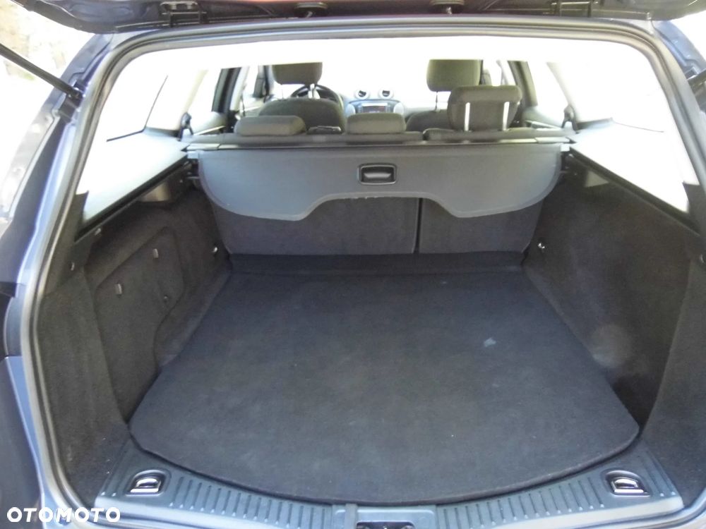 Ford Mondeo 2.0 T Ghia MPS6 - 27