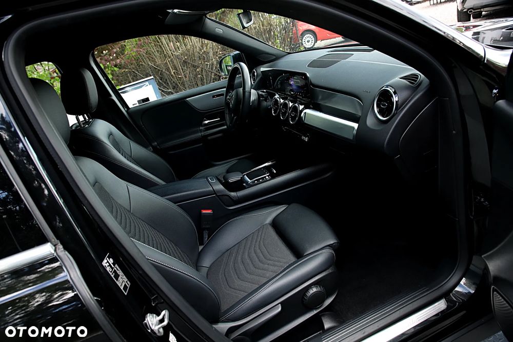 Mercedes-Benz GLB 200 7G-DCT - 21