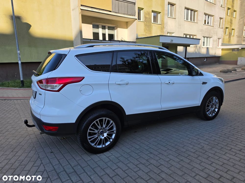 Ford Kuga 1.6 EcoBoost 2x4 Titanium - 5