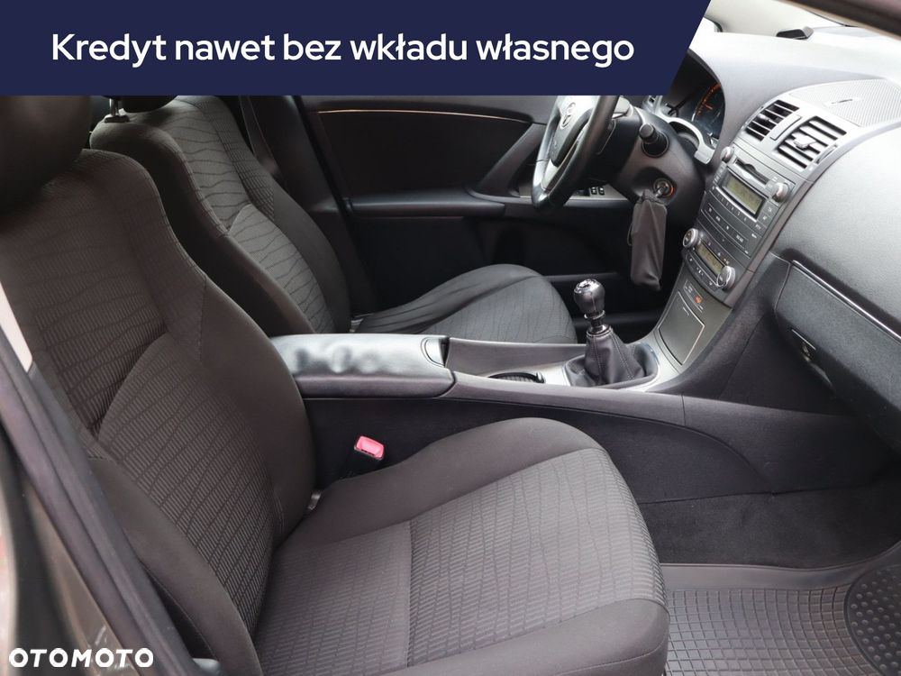Toyota Avensis - 11