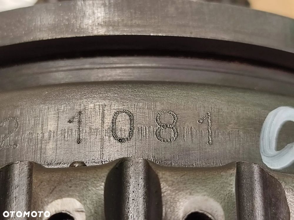 Wałek sprzęgłowy skrzyni McCormick MC 130 - 9