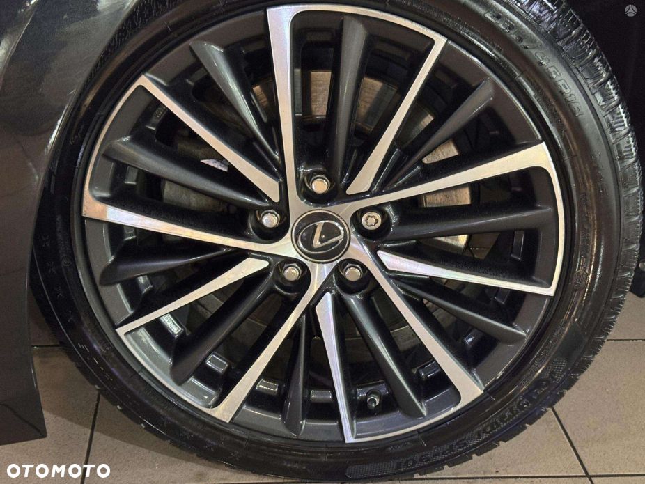 Lexus ES 300h Prestige - 11