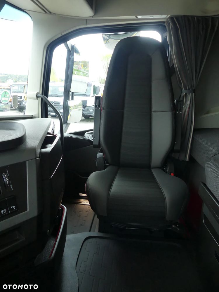 Volvo FH4 460 / EURO 6 / AUTOMAT / PEŁNY ADR / KLIMATYZACJA POSTOJOWA / - 25
