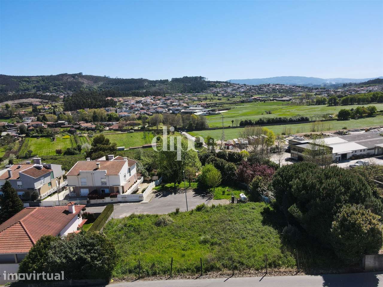 Apartamento T1 à venda com terraço de 60 m² e piscina - Grande imagem: 2/8