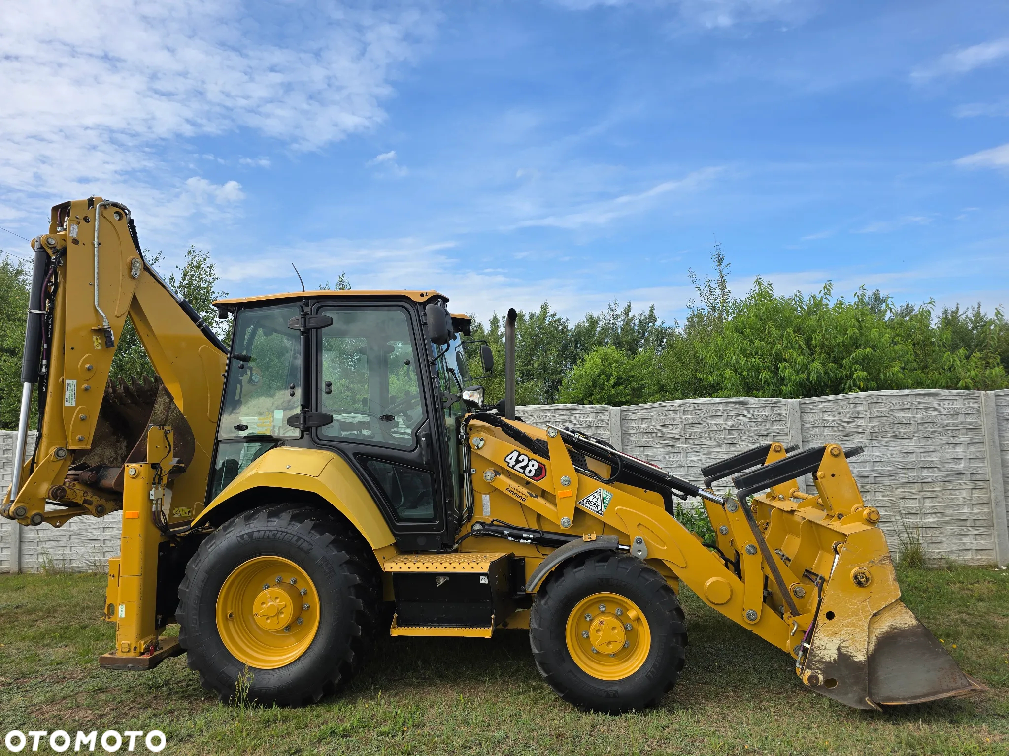 Caterpillar - 8