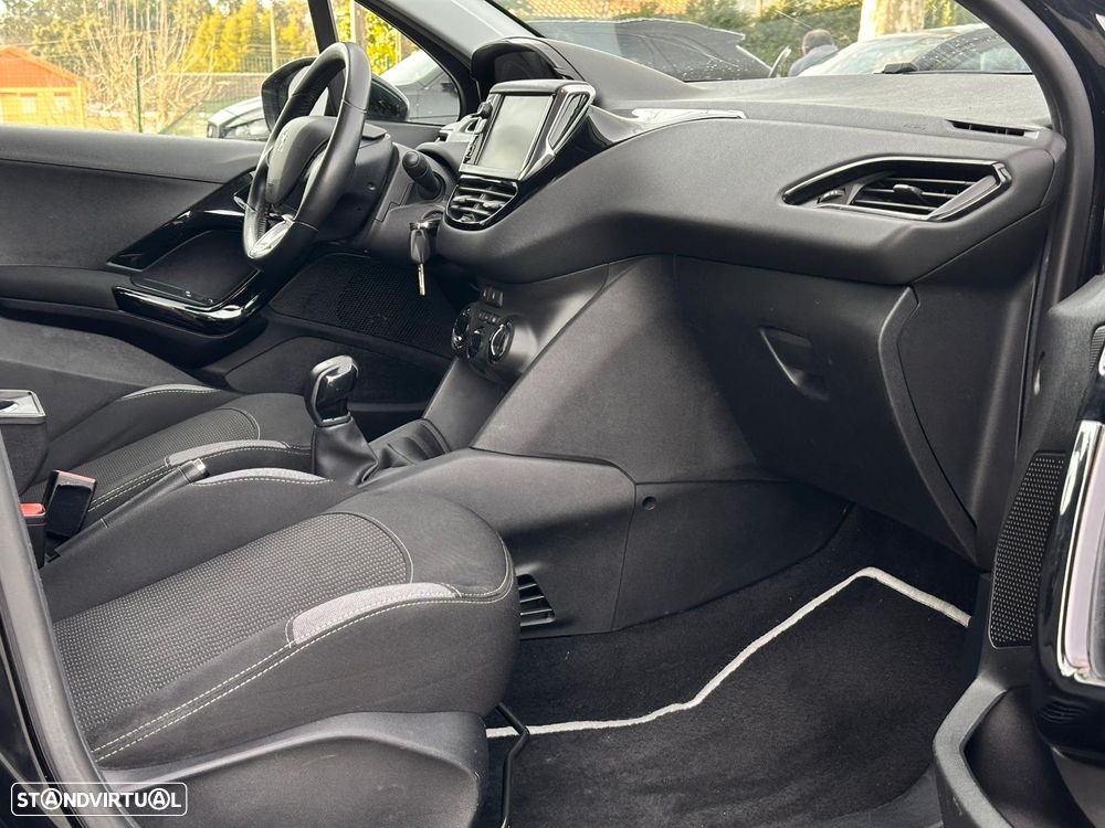 Peugeot 208 PureTech 82 Active - 23