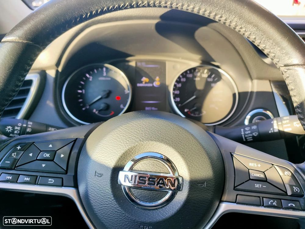 Nissan Qashqai 1.5 dCi N-Connecta 18 - 10