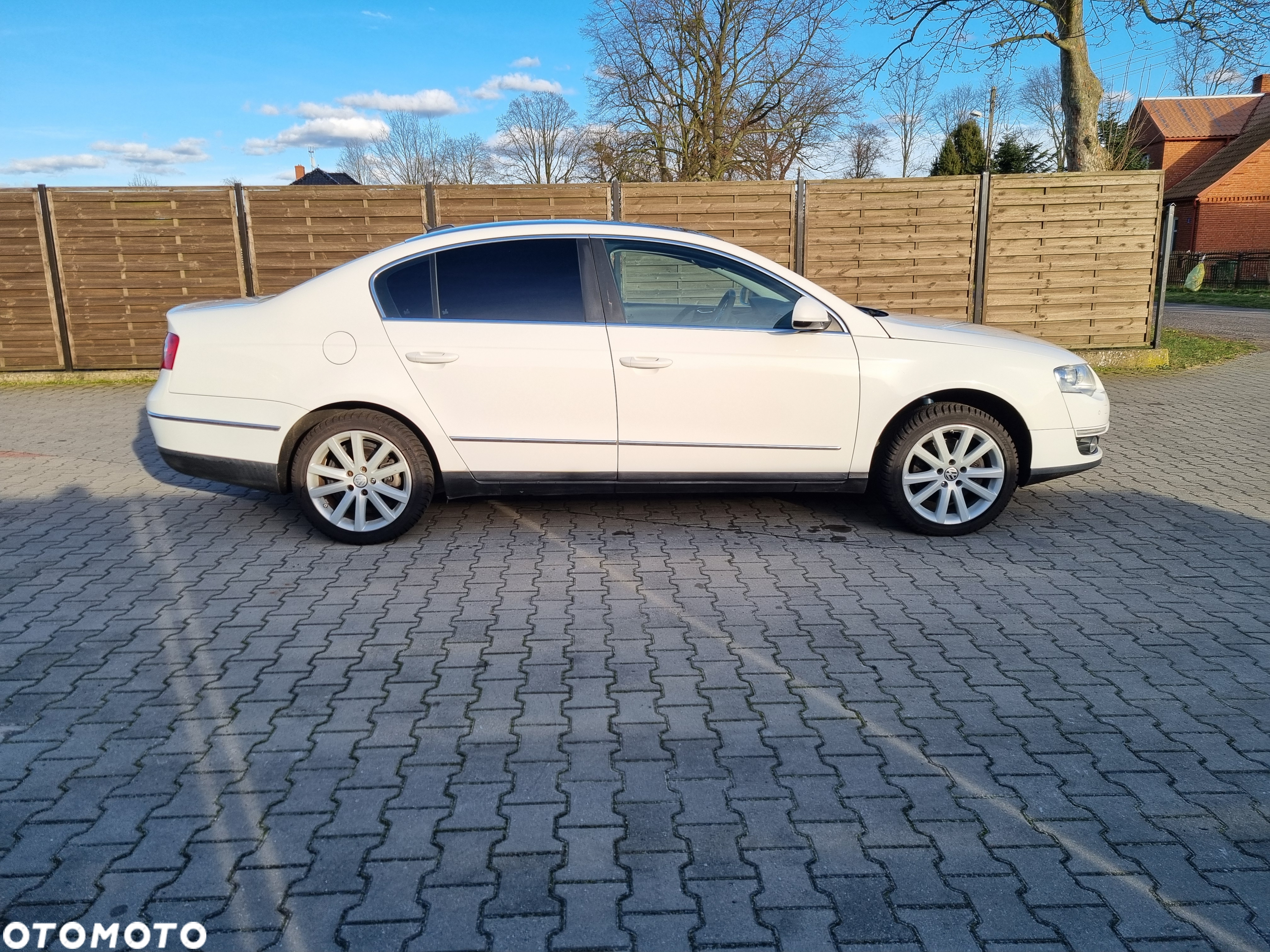 Volkswagen Passat - 4