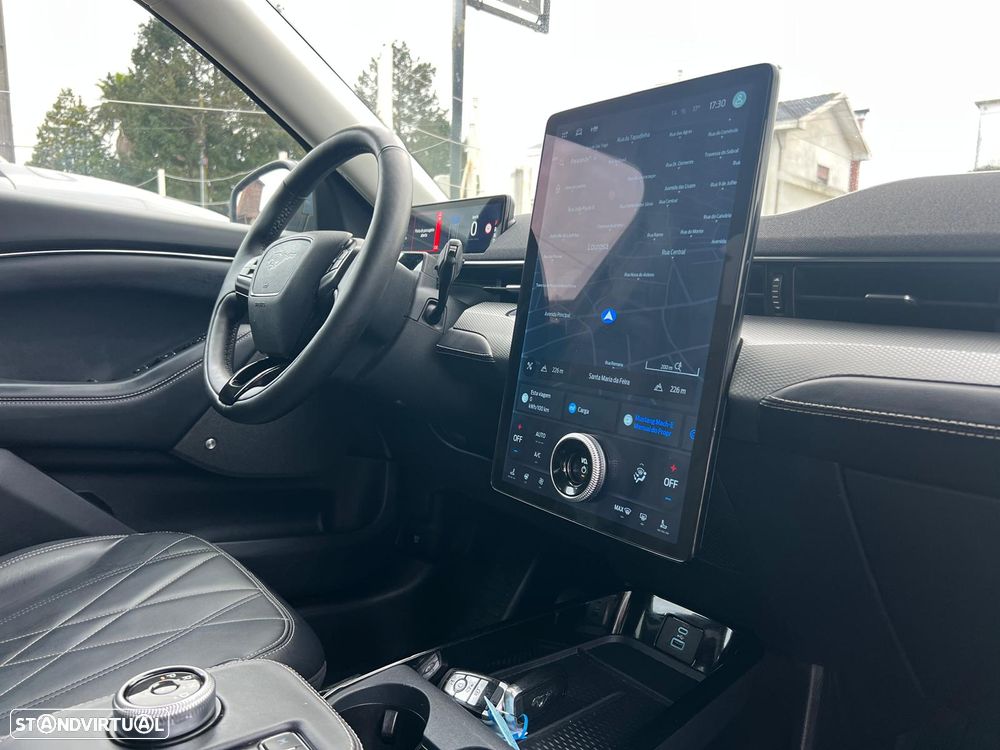 Ford Mustang Mach-E 75.7 kWh Base - 12