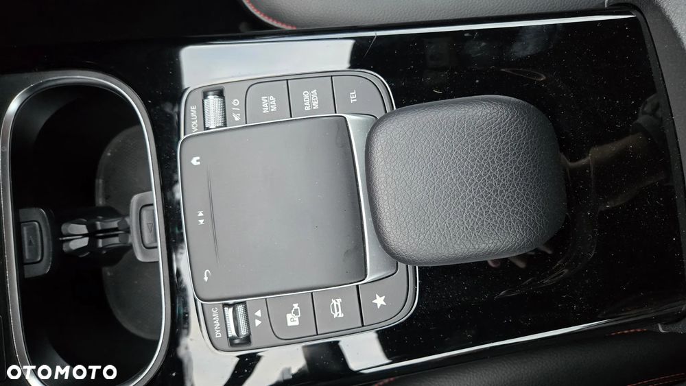 Mercedes-Benz CLA 250 E AMG Line 8G-DCT - 22