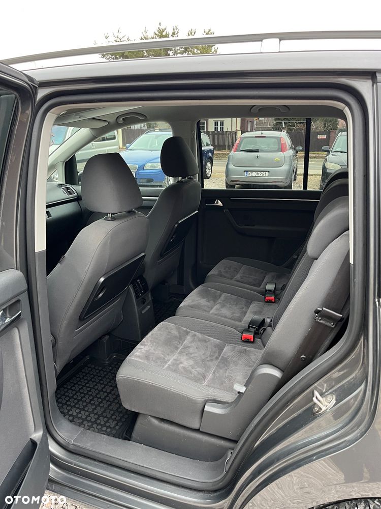 Volkswagen Touran 2.0 TDI Highline - 10