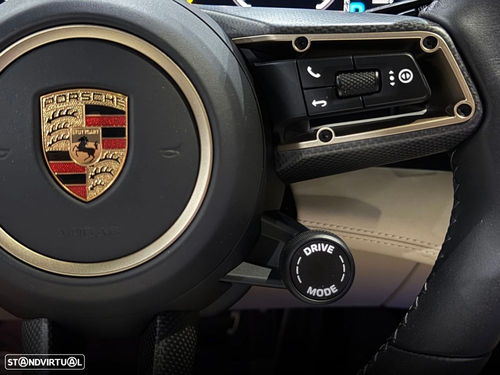 Porsche Taycan Cross Turismo Turbo - 39