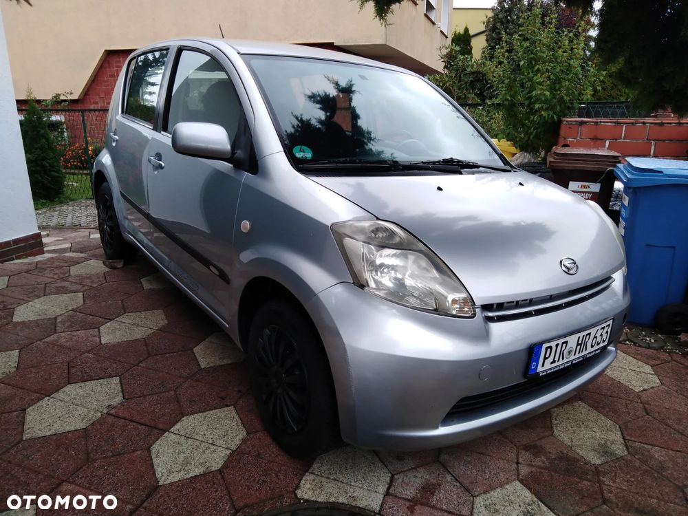 Daihatsu Sirion 1.0 - 3