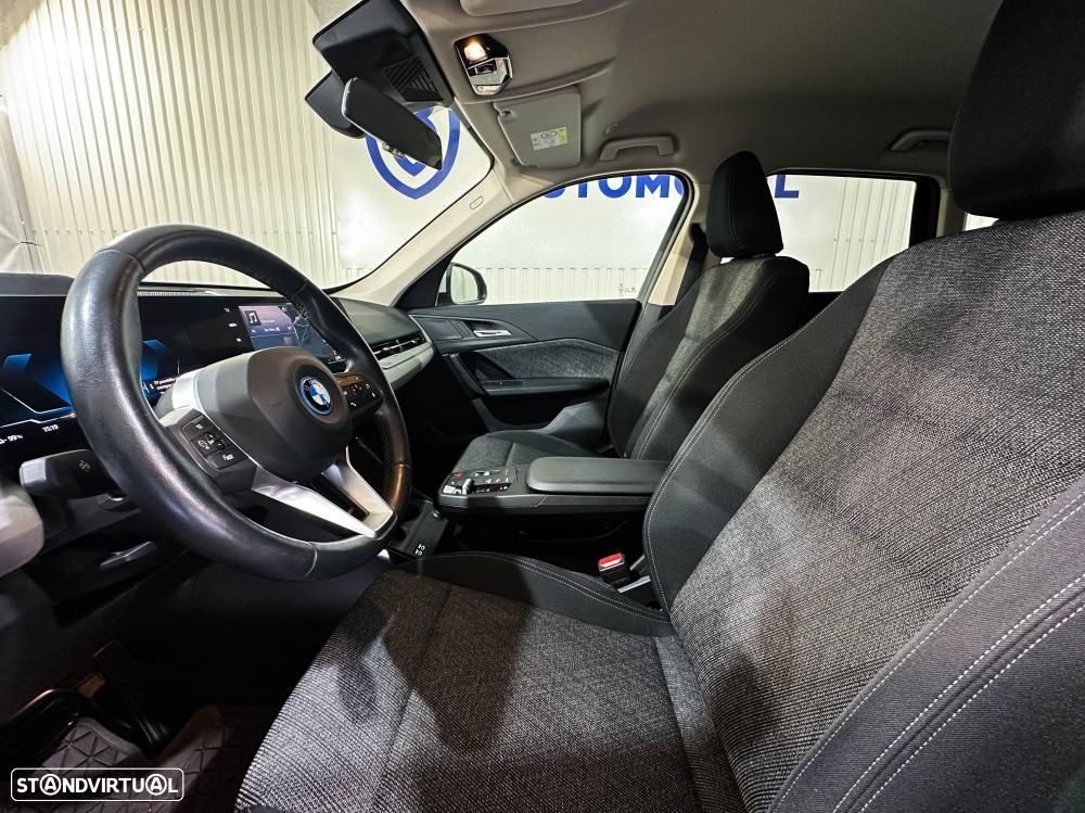 BMW iX1 xDrive30 - 9