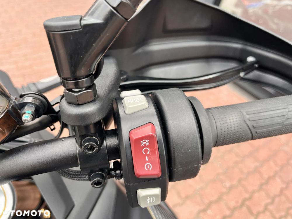 VOGE 900DSX - 13