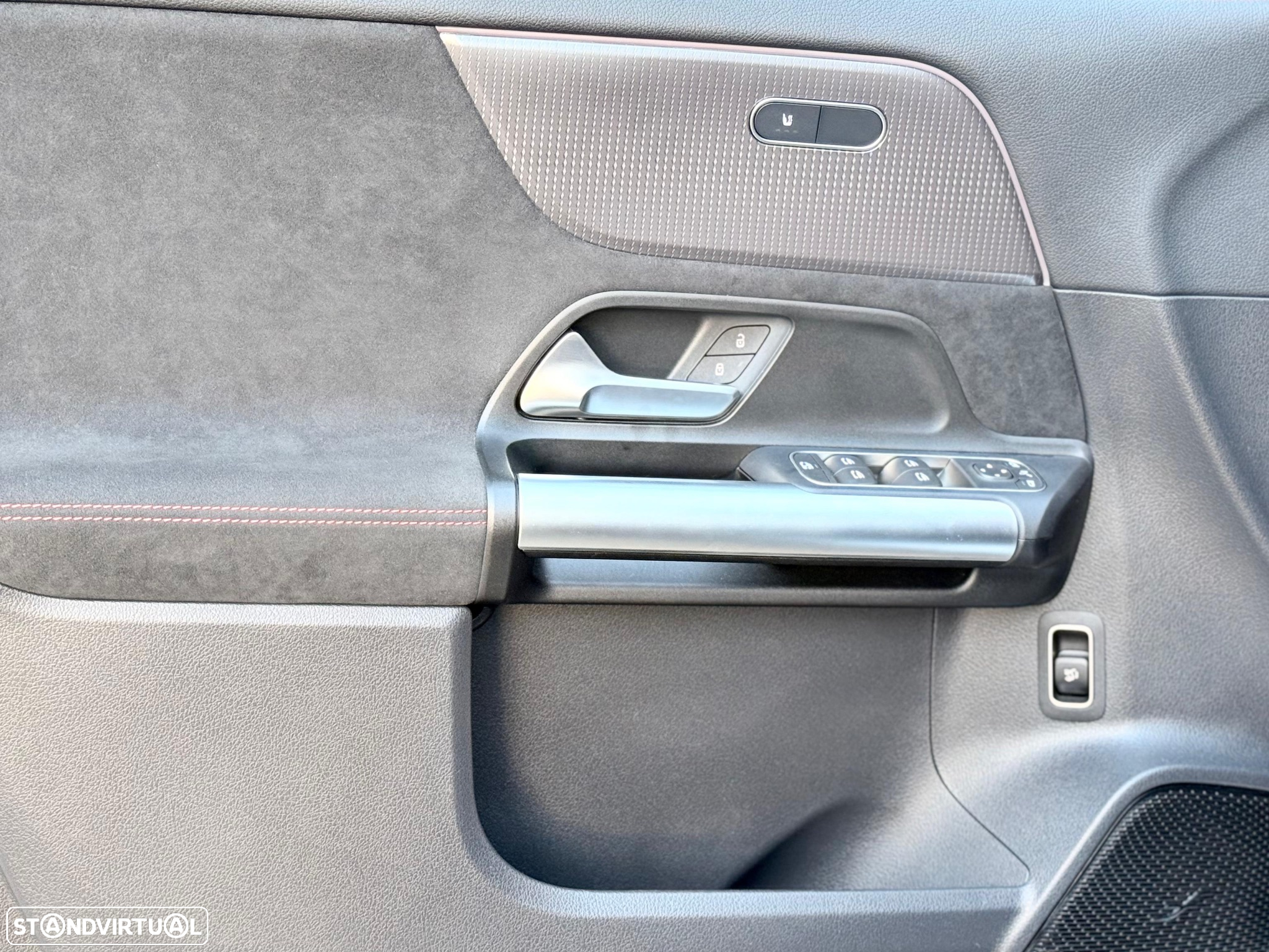 Mercedes-Benz EQA 300 4Matic AMG Line - 16
