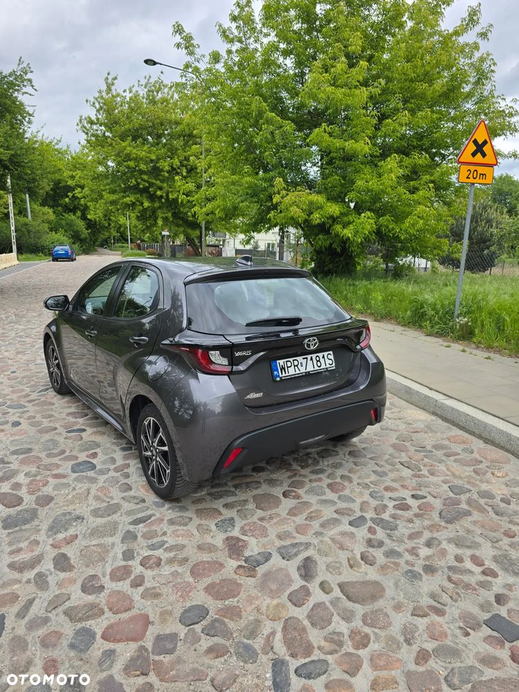 Toyota Yaris 1.0 Premium - 9