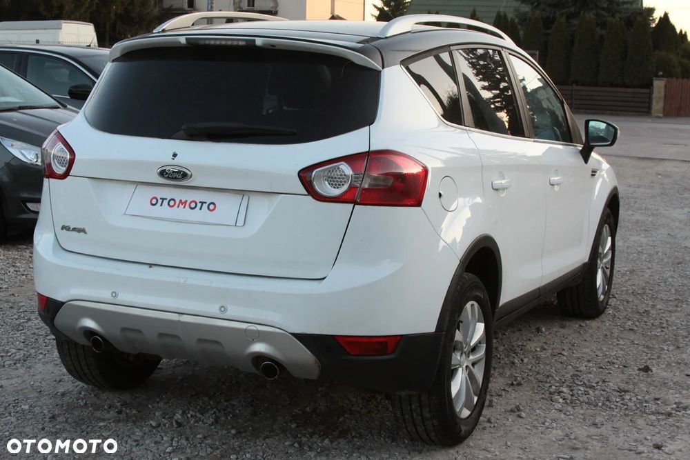 Ford Kuga 2.0 TDCi 2x4 Titanium - 12