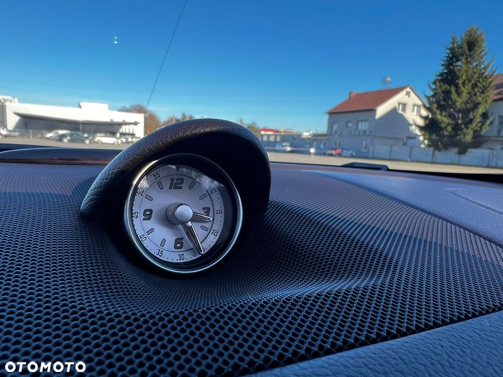 Mercedes-Benz SL - 17