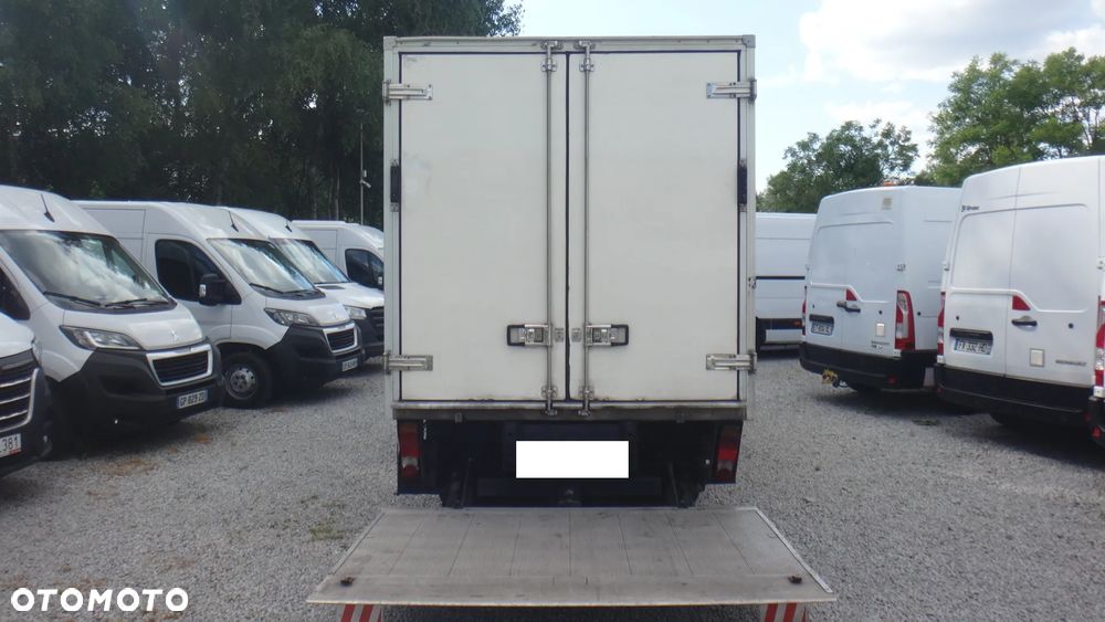 Renault Maxity - 5