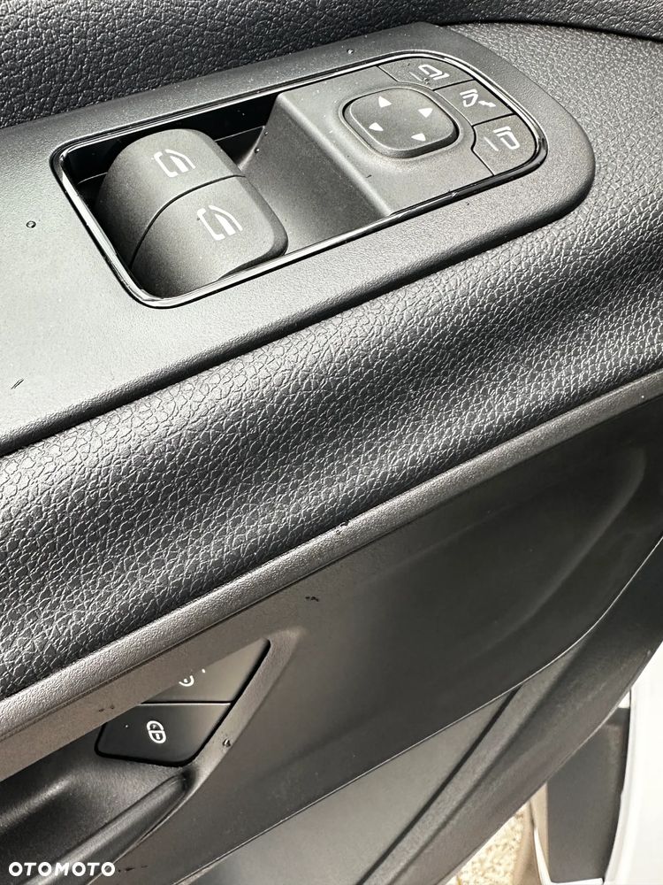 Mercedes-Benz Sprinter - 11