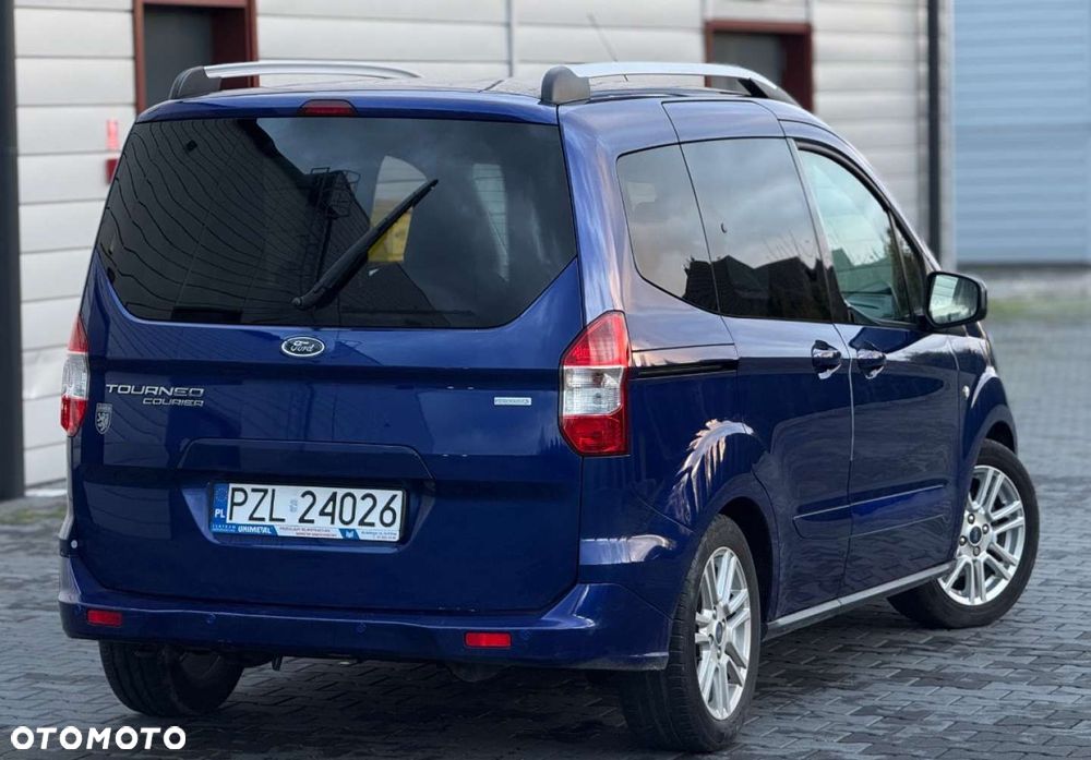 Ford Tourneo Courier - 6